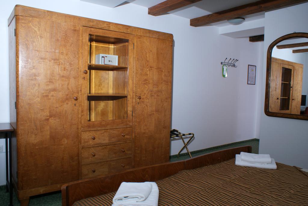 Hotel Park Птуй Екстериор снимка