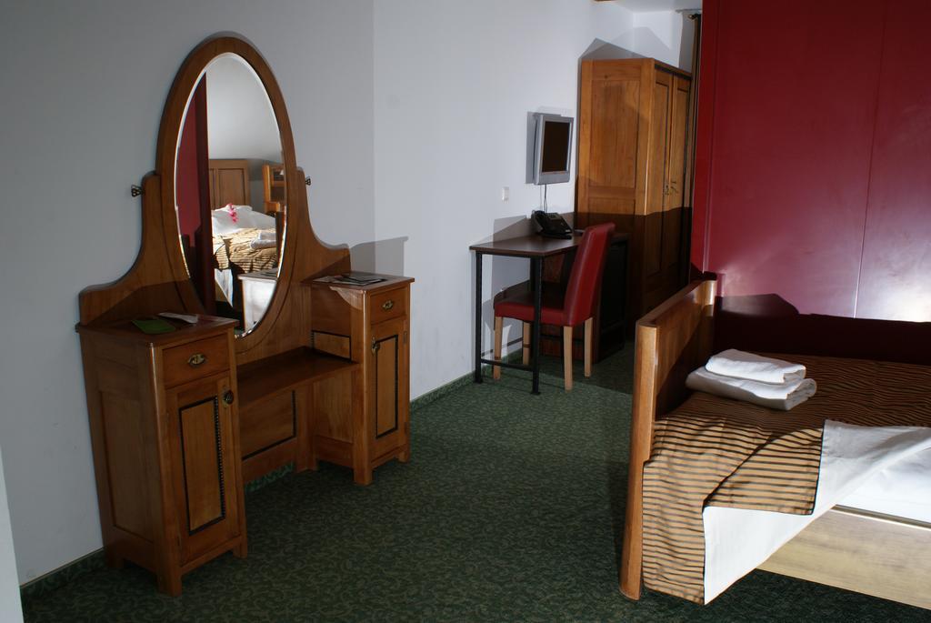 Hotel Park Птуй Екстериор снимка