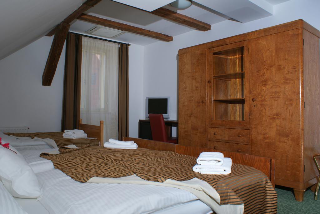 Hotel Park Птуй Екстериор снимка