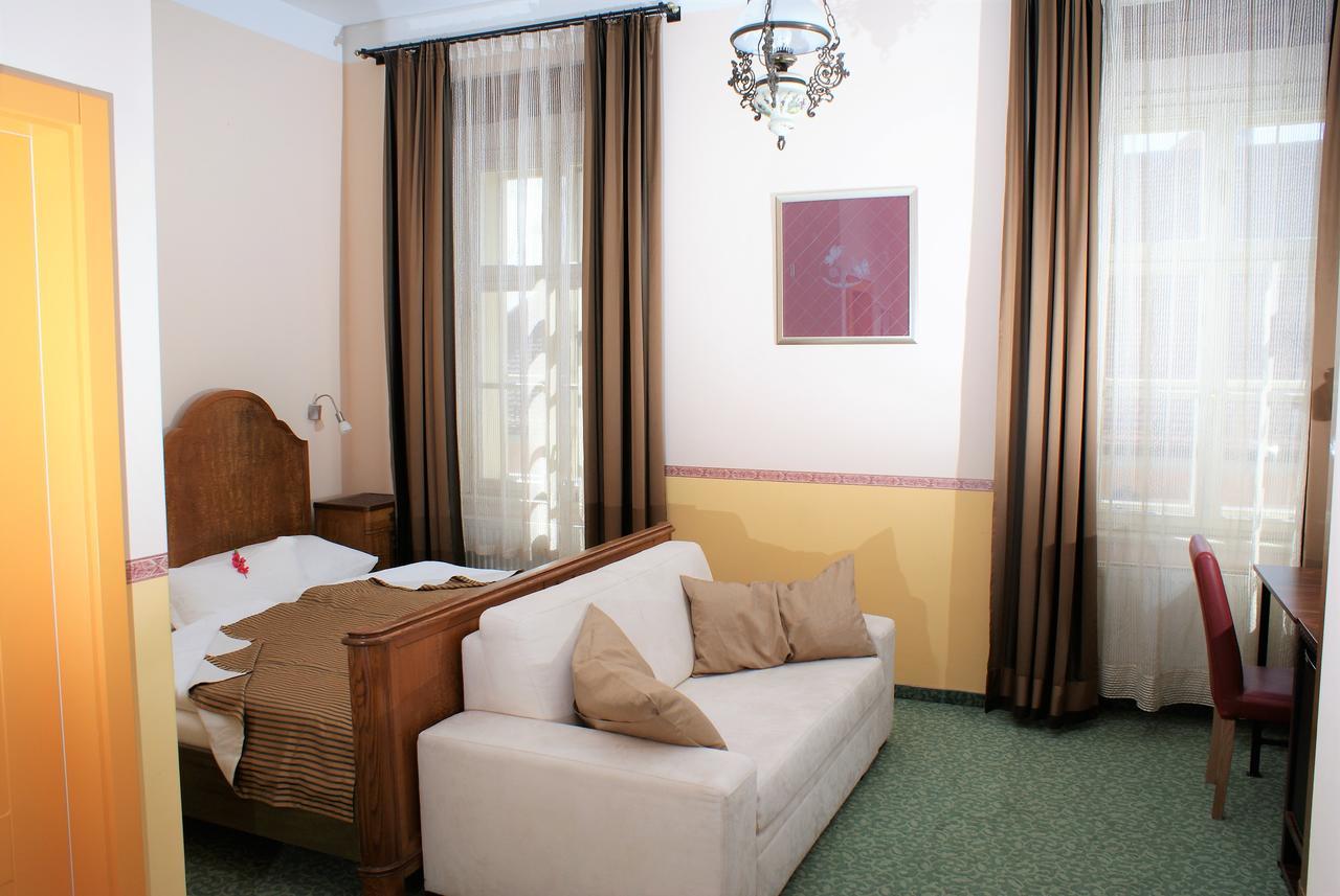 Hotel Park Птуй Екстериор снимка