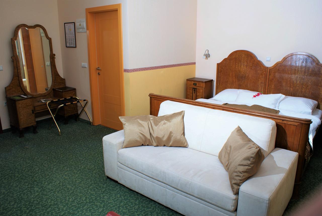 Hotel Park Птуй Екстериор снимка